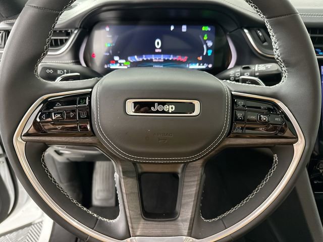 Used 2023 Jeep Grand Cherokee Overland AWD/4WD image 23