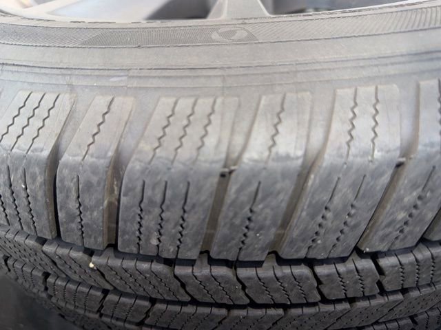 Used 2017 Ford Explorer XLT w/ Equipment Group 202A image 27