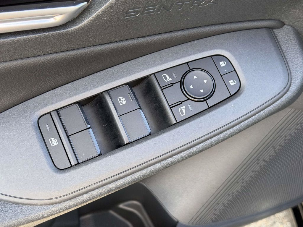 Certified 2026 Nissan Sentra SV w/ SV Convenience Package FWD image 16