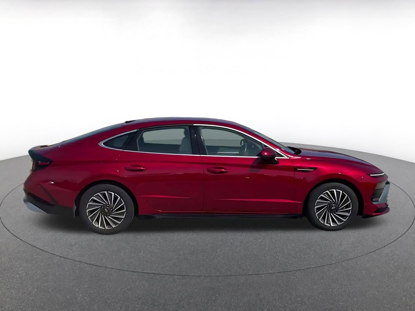 Used 2025 Hyundai Sonata SEL FWD image 16