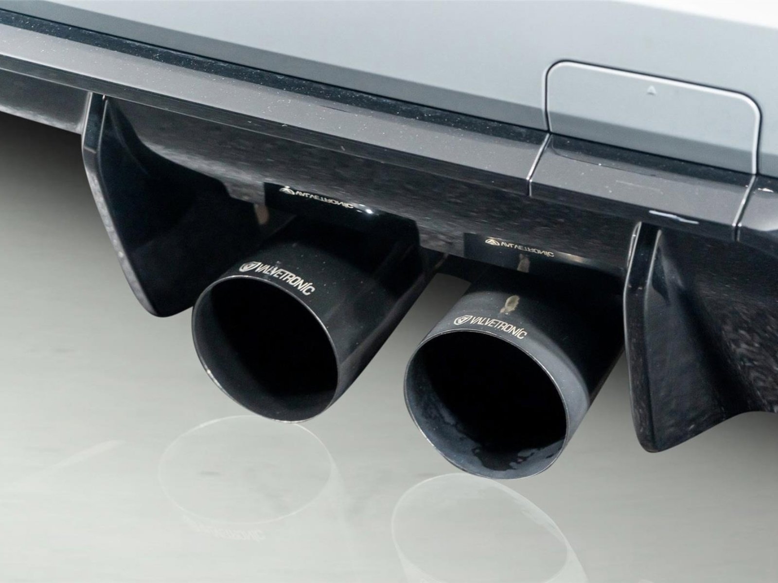 Used 2024 BMW M3 Competition w/ Executive Package image 15