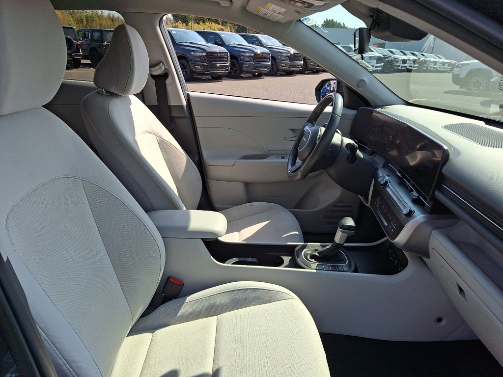 Used 2024 Hyundai Kona SEL image 12