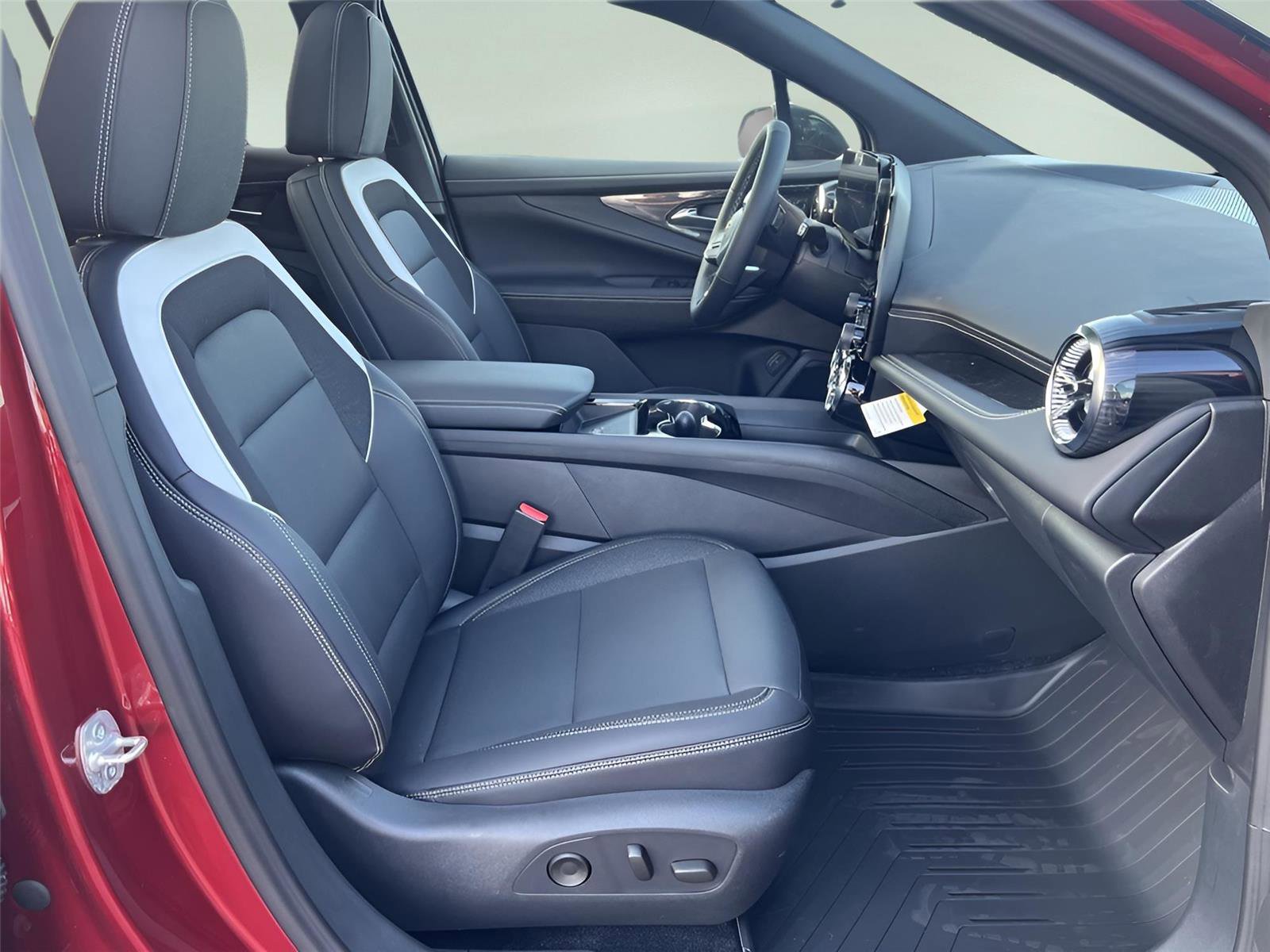 New 2025 Chevrolet Blazer EV LT image 15