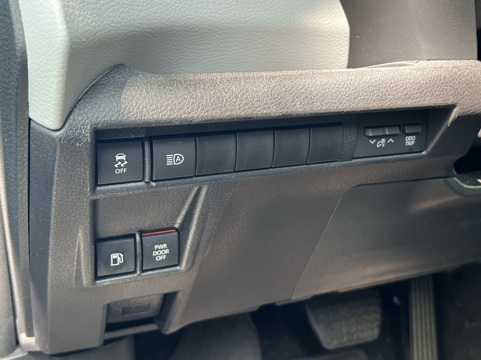 Used 2025 Toyota Sienna XLE AWD/4WD image 29