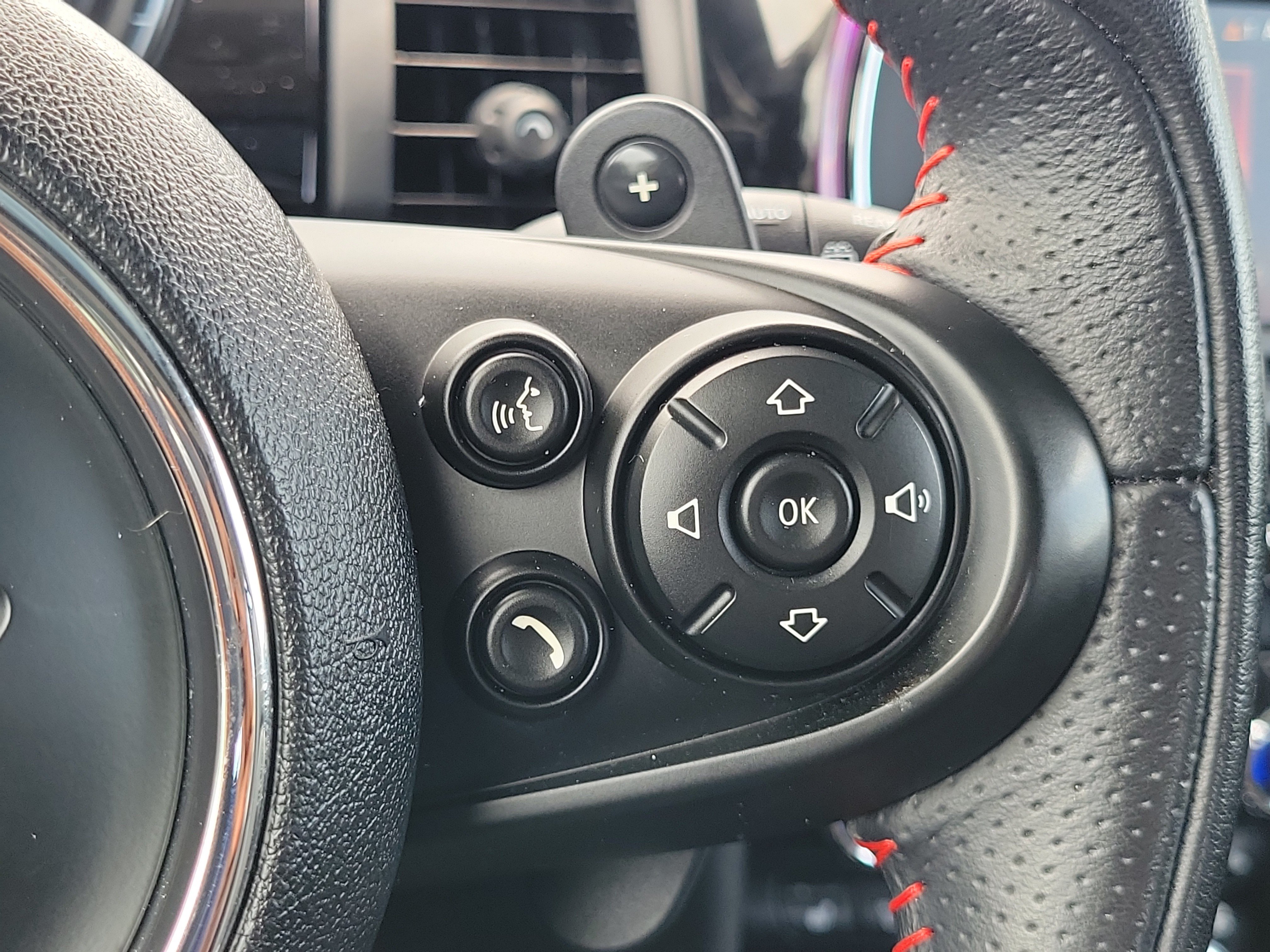 Used 2019 MINI Cooper S w/ Signature Upholstery Package FWD image 25