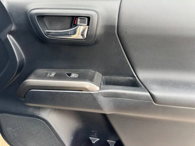 Used 2019 Toyota Tacoma TRD Off-Road w/ Technology Package AWD/4WD image 57