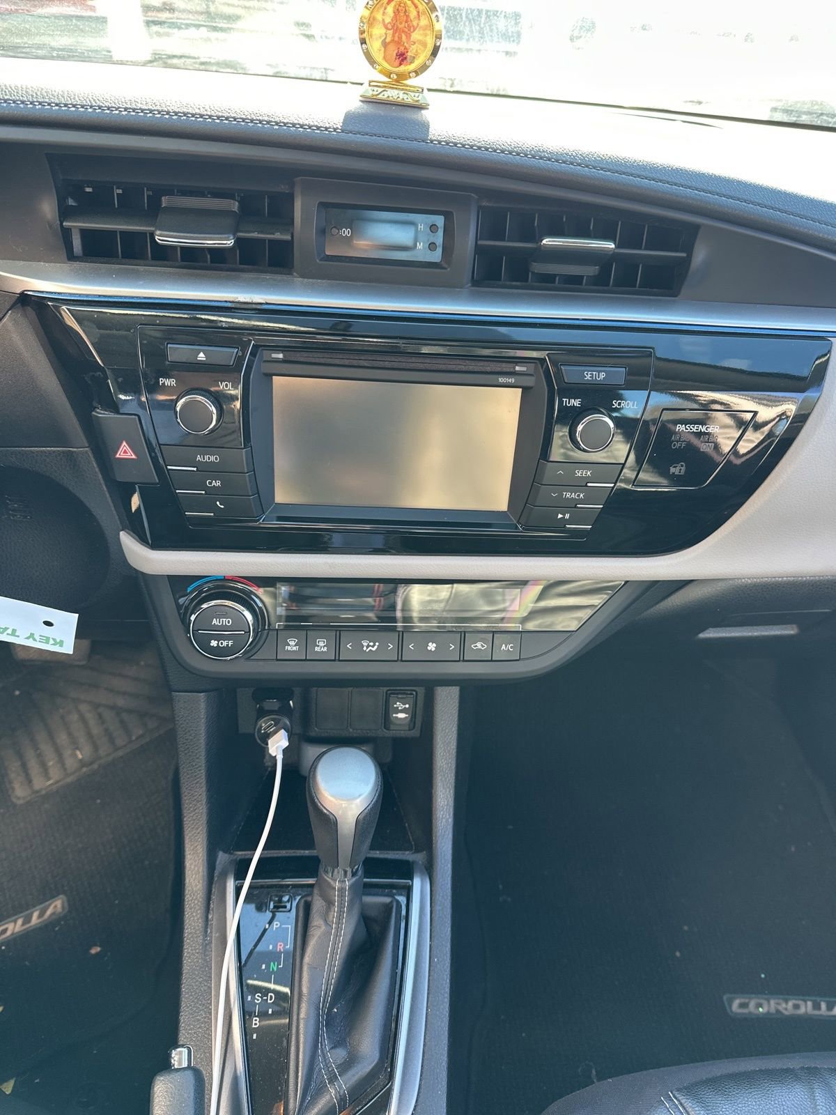 Used 2015 Toyota Corolla LE Premium image 11