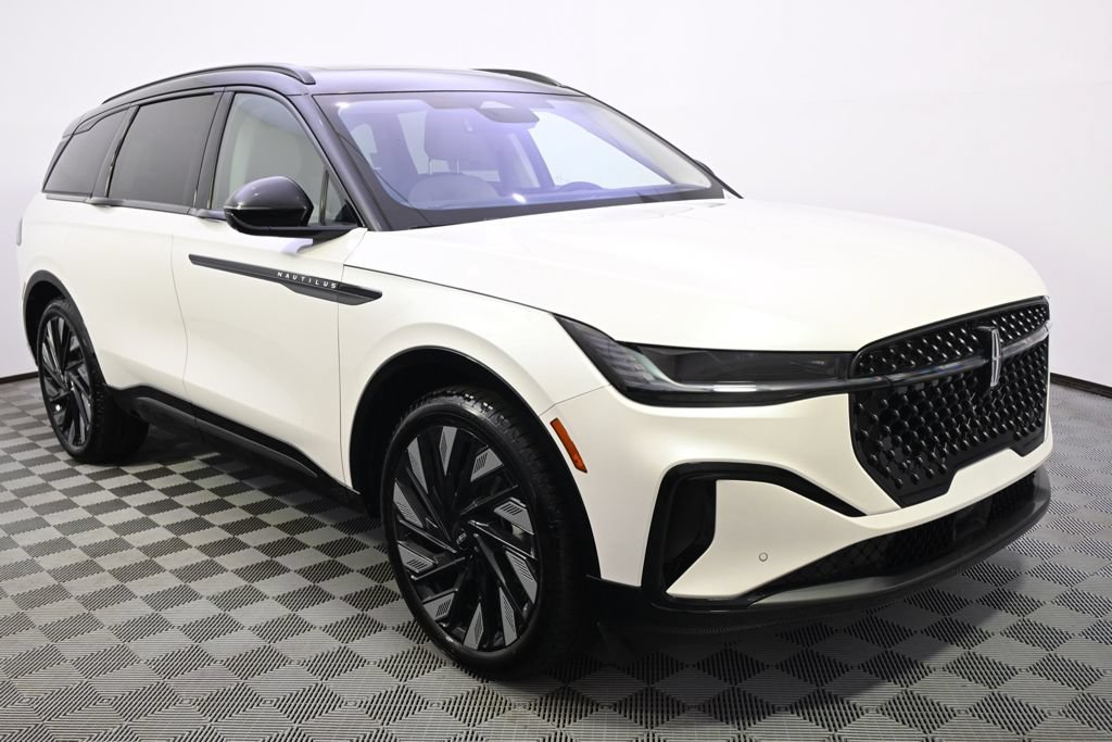 New 2026 Lincoln Nautilus Reserve w/ Jet Appearance Package AWD/4WD image 8