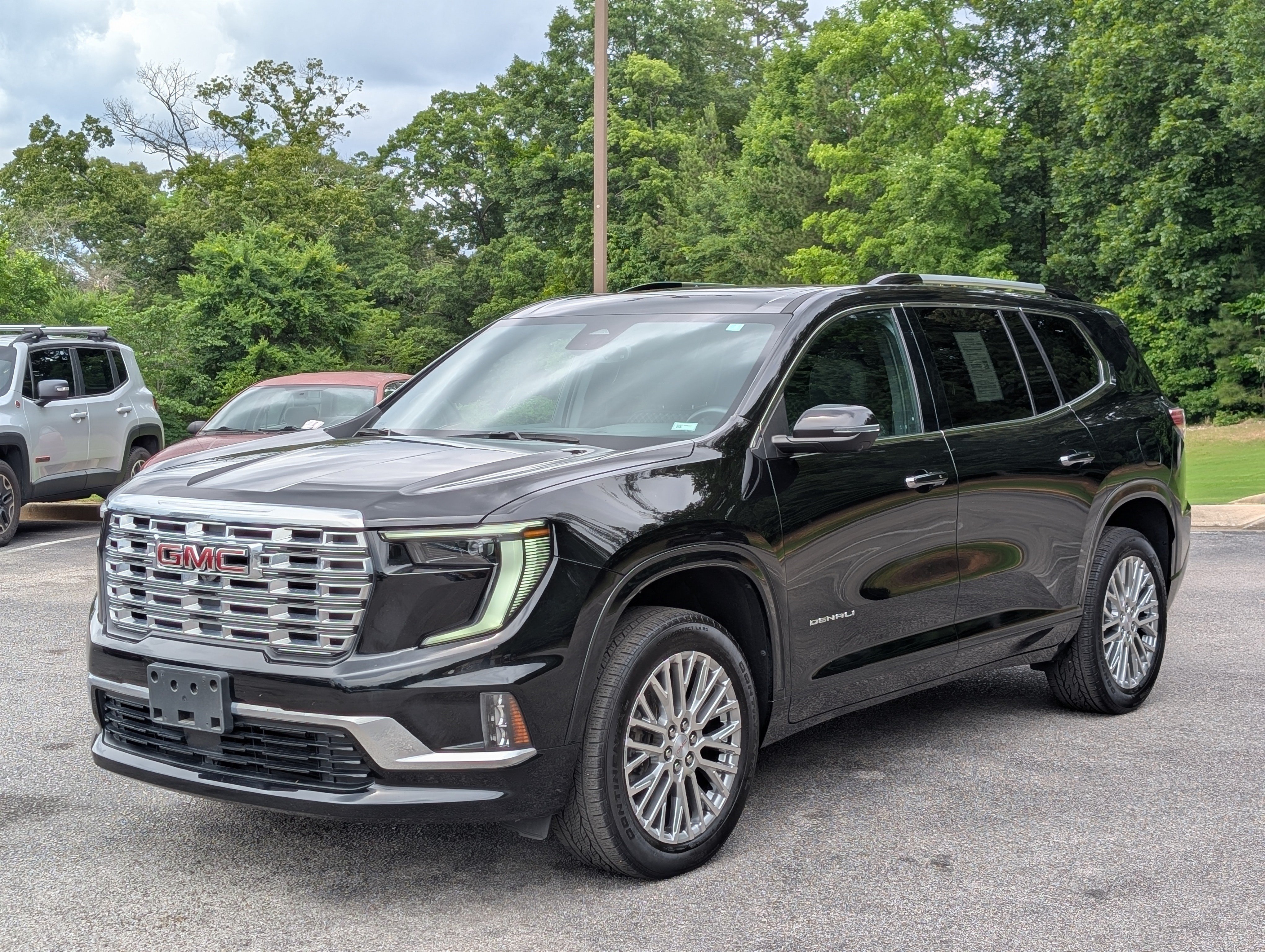 Used 2024 GMC Acadia Denali FWD image 5