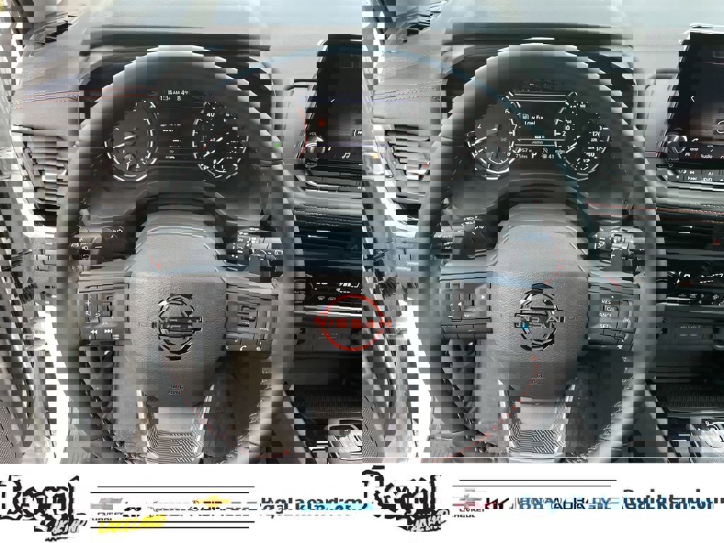 Used 2025 Nissan Rogue SV image 34