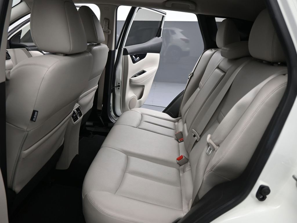 Used 2019 Nissan Rogue Sport SL w/ Premium Package image 19