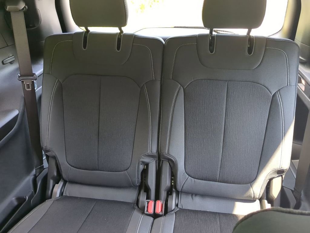 New 2025 Jeep Grand Cherokee L Laredo w/ Luxury Tech Group I image 24