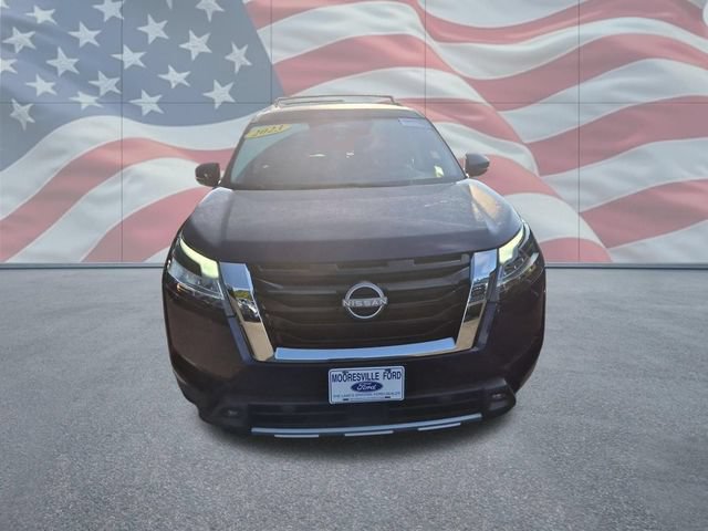 Used 2023 Nissan Pathfinder SL FWD image 8