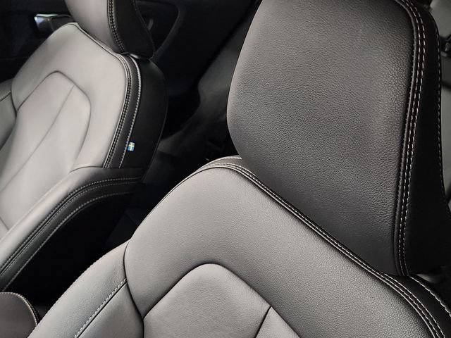 Certified 2026 Volvo XC40 B5 Plus AWD/4WD image 15