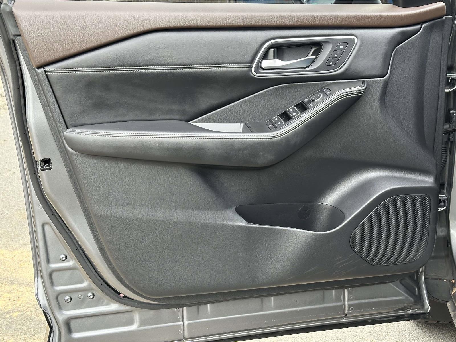 Used 2023 Nissan Rogue Platinum w/ Platinum Premium Package image 20