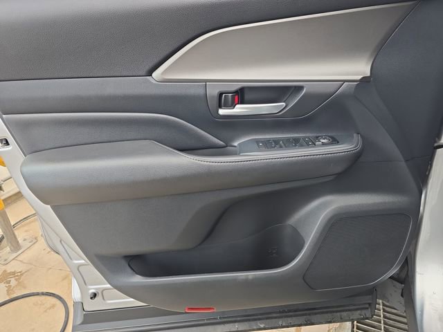 Used 2024 Toyota Grand Highlander XLE image 10