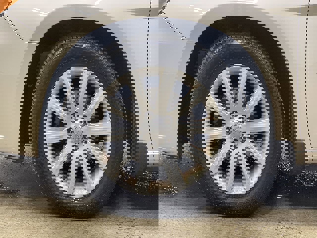 Used 2014 Chrysler 200 Touring image 8