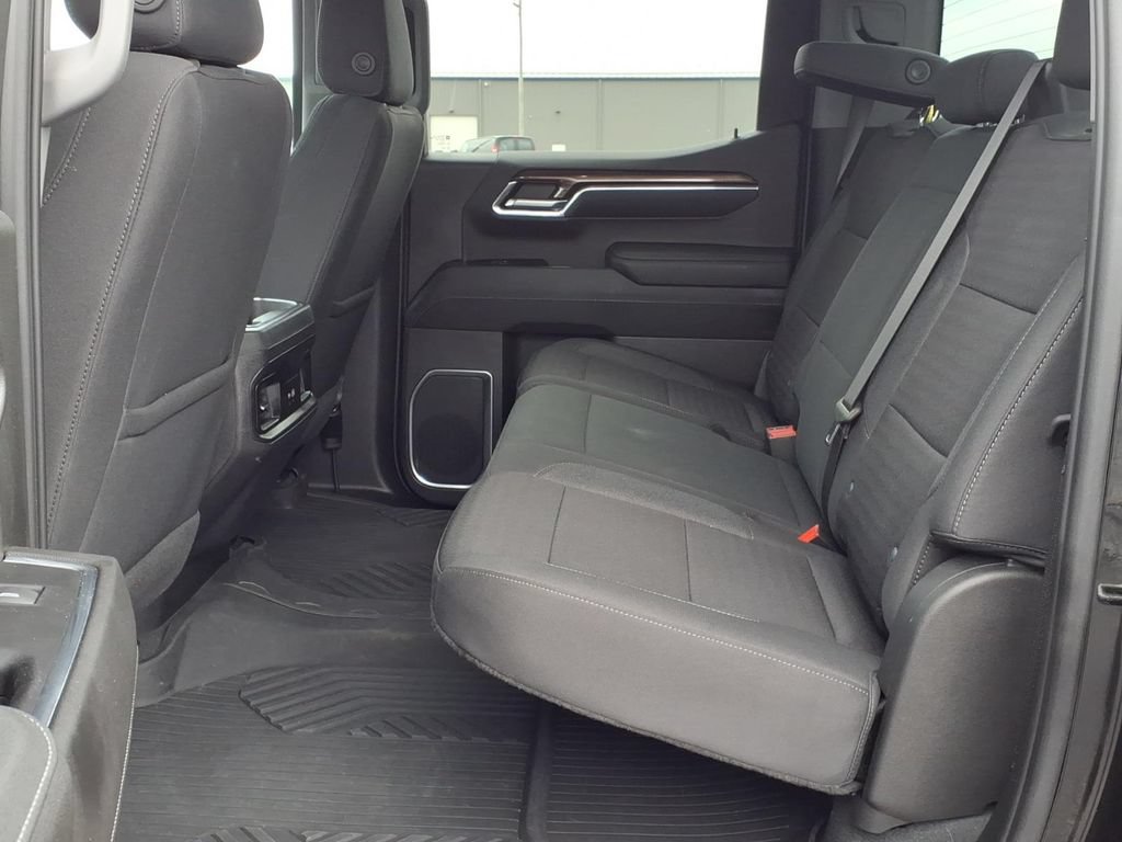 Used 2022 Chevrolet Silverado 1500 LT AWD/4WD image 8