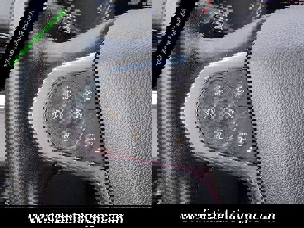 Used 2023 Chevrolet Traverse LT image 24