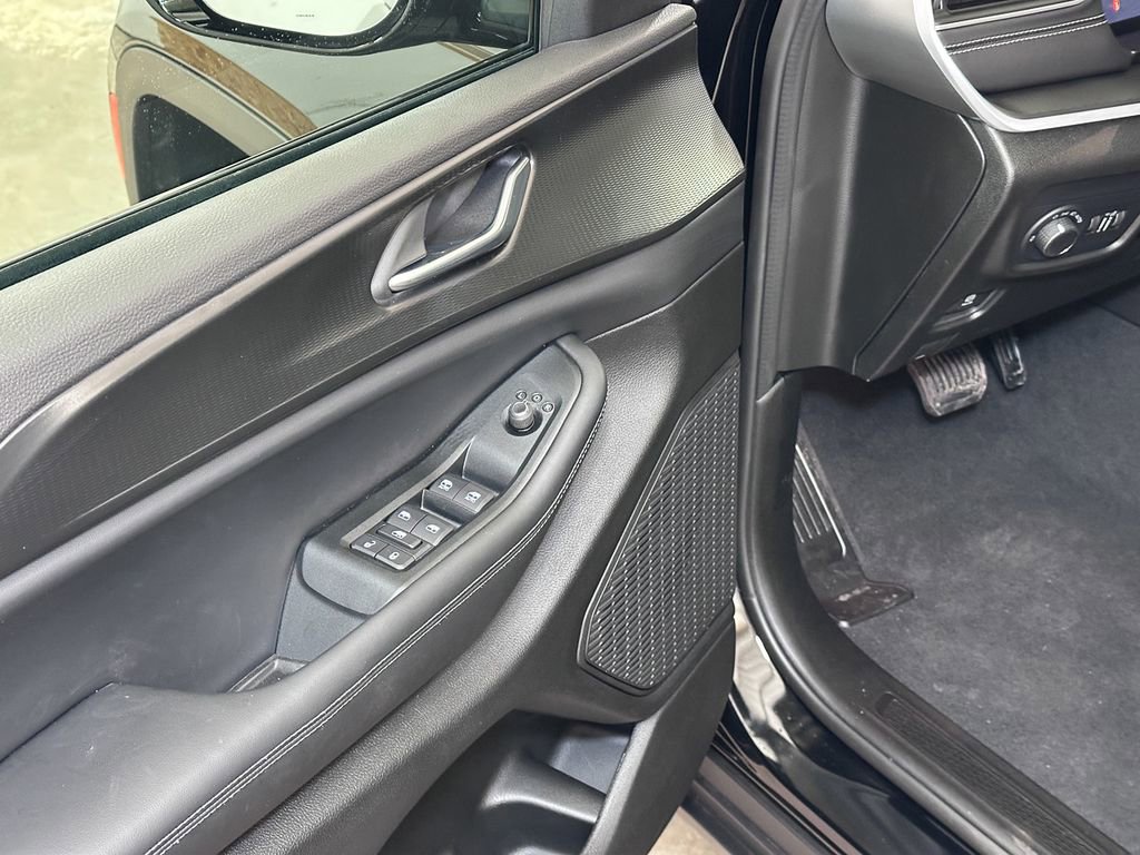 New 2025 Jeep Grand Cherokee Laredo image 18