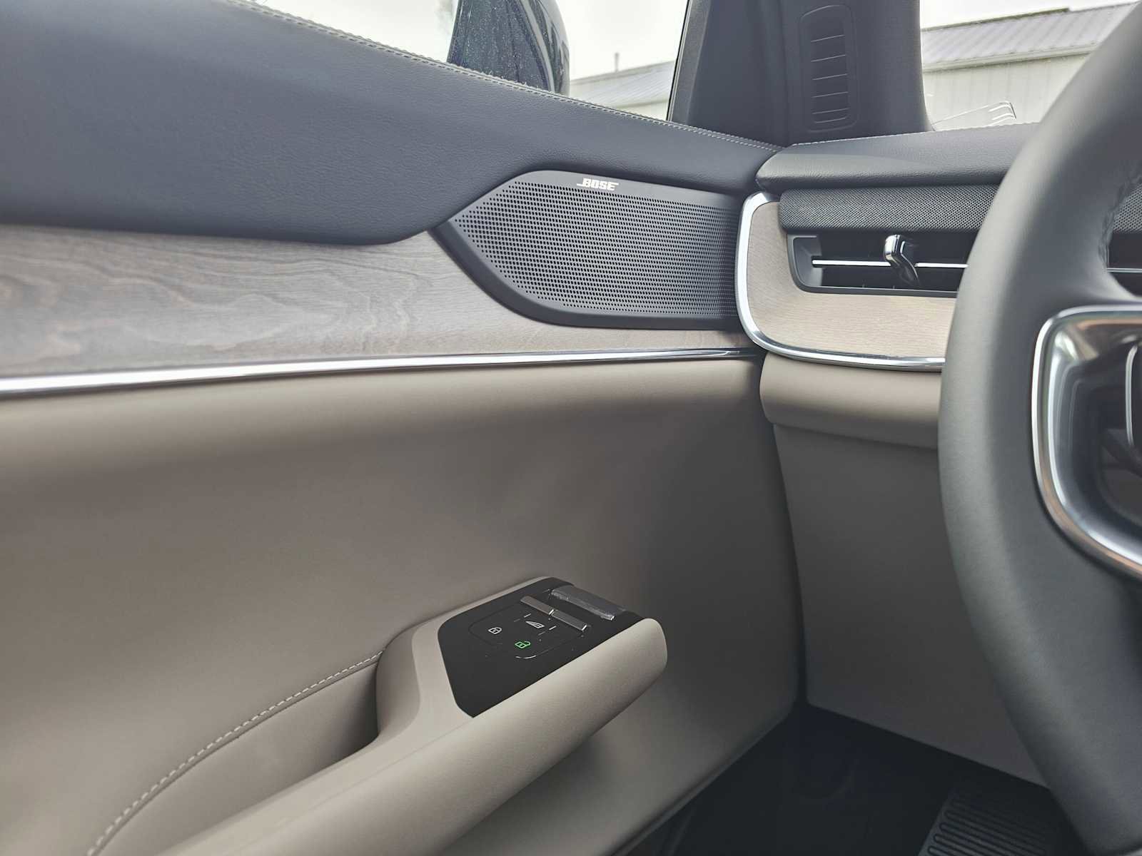 New 2026 Volvo EX90 Ultra image 31