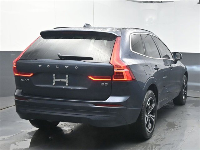 Used 2022 Volvo XC60 B5 Momentum w/ Climate Package image 7