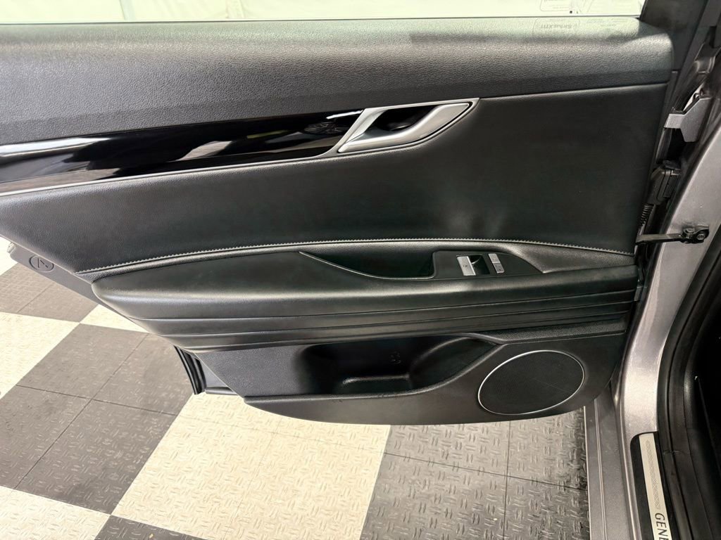 Used 2023 Genesis G80 2.5T image 17