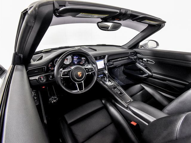 Used 2017 Porsche 911 Carrera 4S image 4