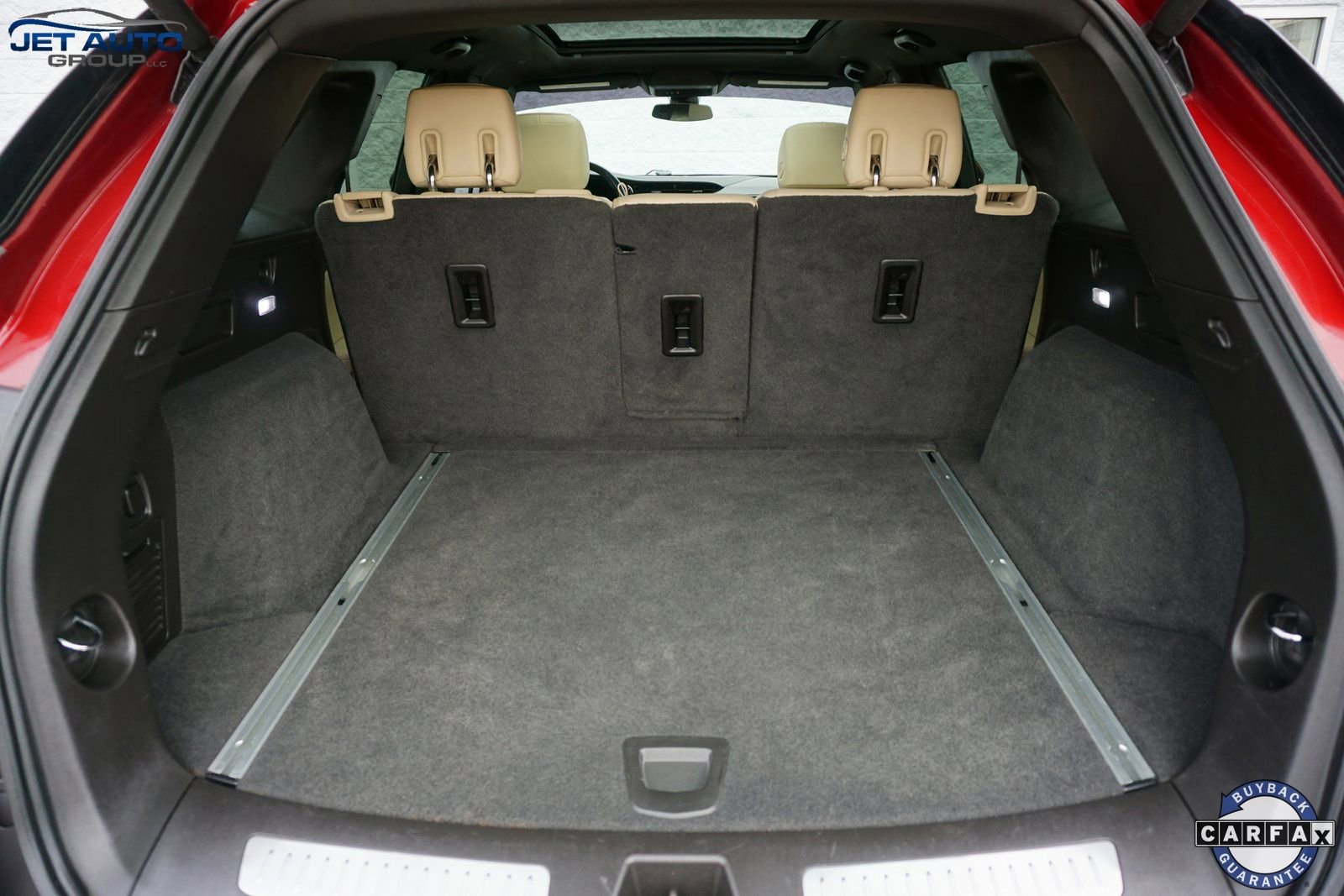 Used 2018 Cadillac XT5 Luxury w/ Driver Awareness Package image 17