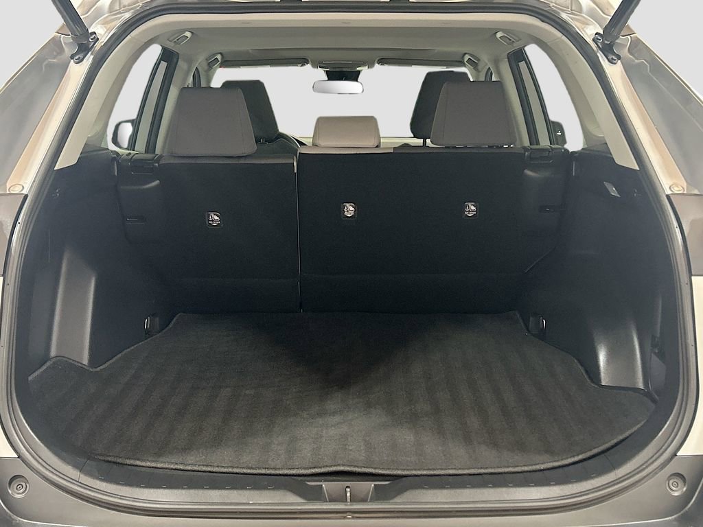Used 2020 Toyota RAV4 XLE w/ Convenience Package FWD image 23