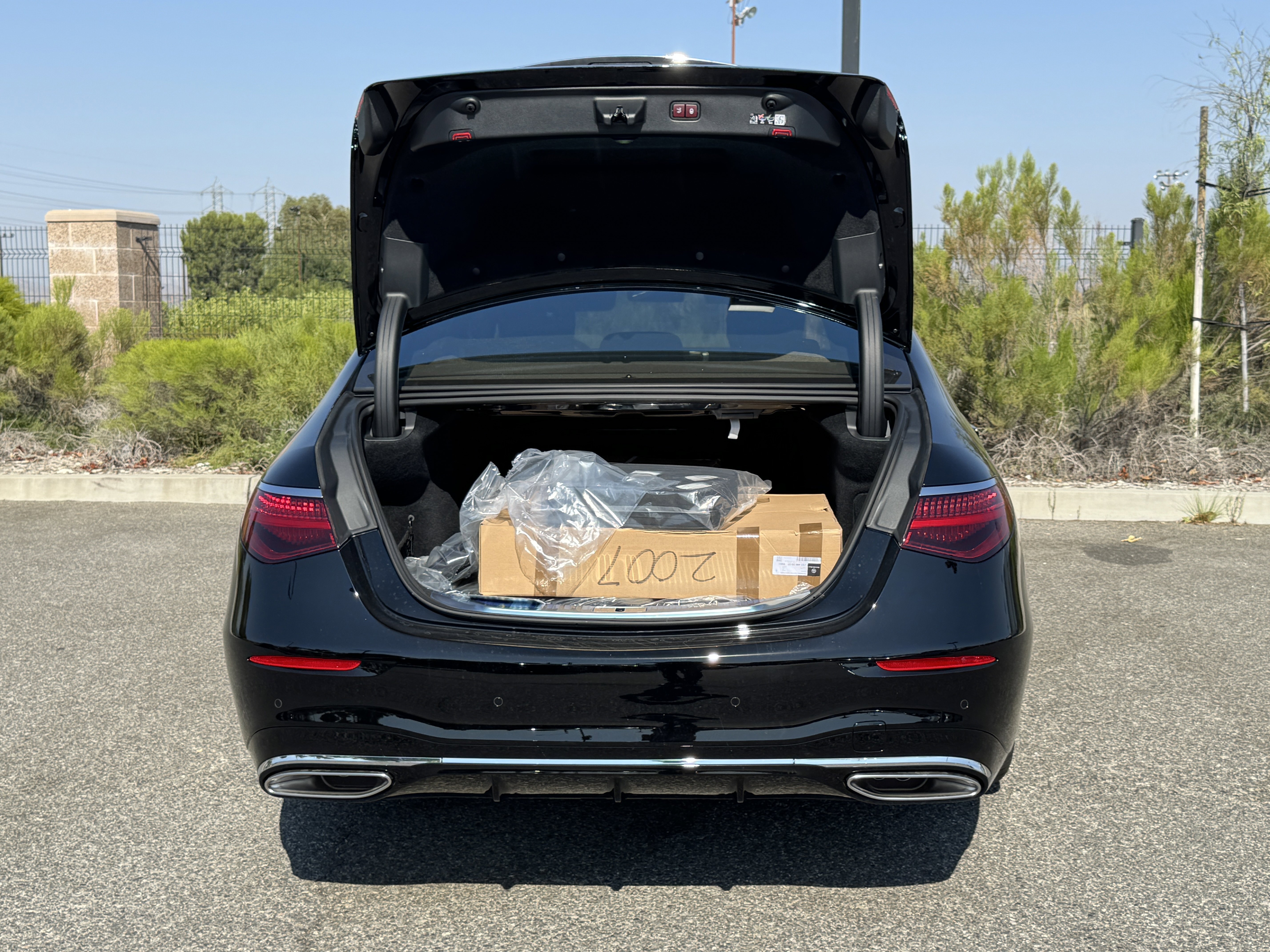 New 2026 Mercedes-Benz S 580e 4MATIC Sedan image 14