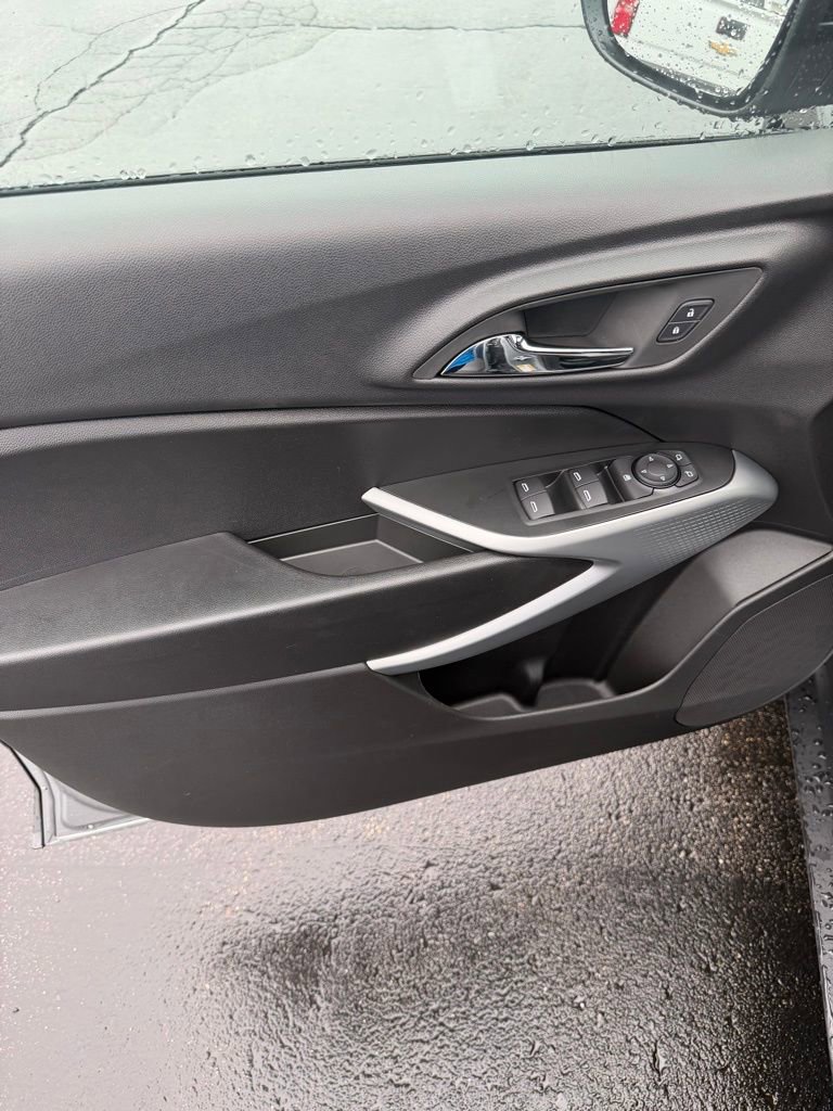 New 2026 Chevrolet Trax RS image 7