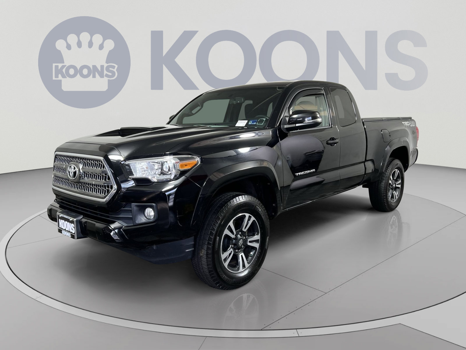 Used 2016 Toyota Tacoma TRD Sport w/ Towing Package AWD/4WD image 5