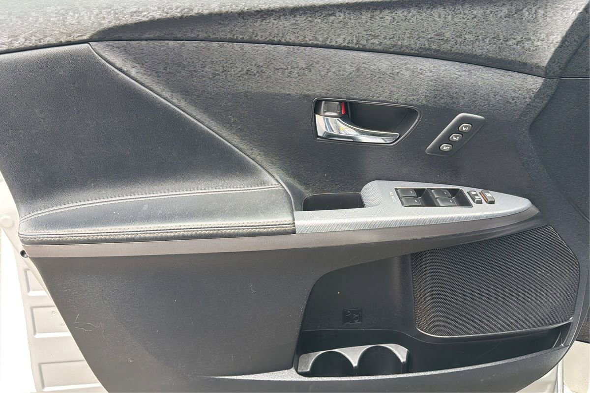 Used 2014 Toyota Venza XLE image 19