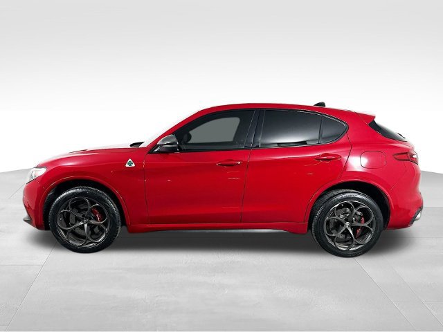 Used 2018 Alfa Romeo Stelvio Quadrifoglio w/ Driver Assist Dynamic Package AWD/4WD image 11