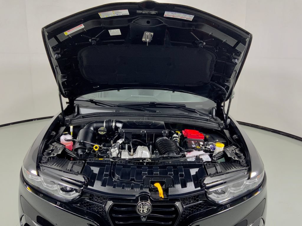 New 2026 Alfa Romeo Tonale w/ Quick Order Package 23H Volce AWD/4WD image 9