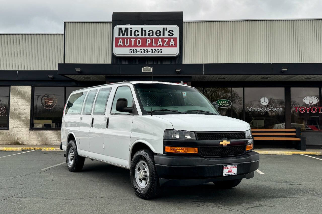 Used 2020 Chevrolet Express 2500 w/ Driver Convenience Package RWD image 2
