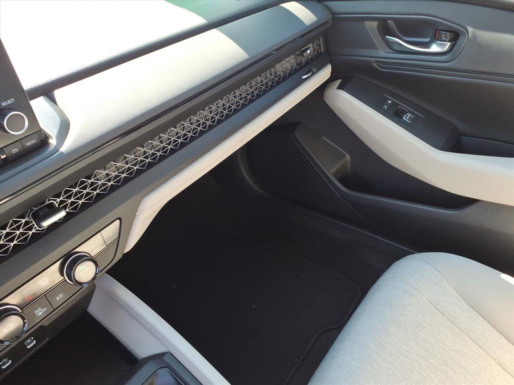 Used 2024 Honda Accord EX image 34