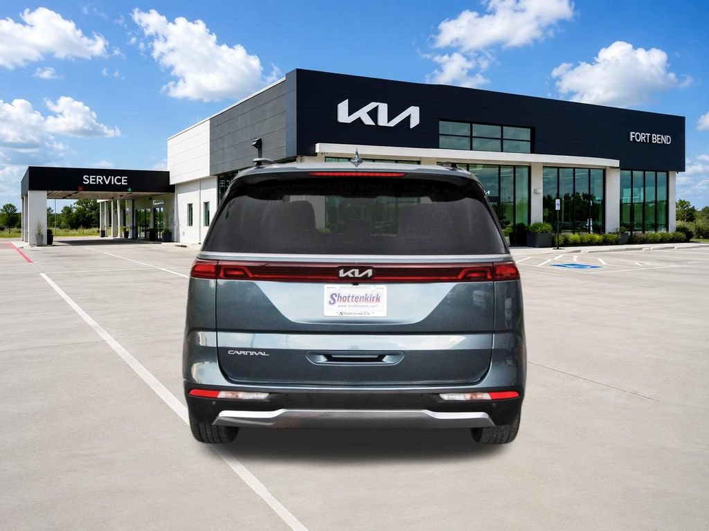 Used 2023 Kia Carnival SX FWD image 6
