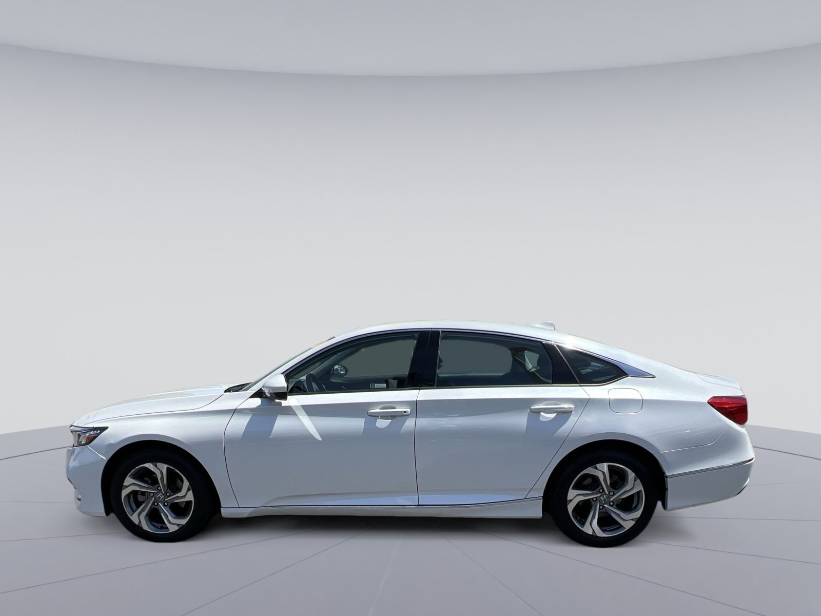 Used 2020 Honda Accord EX image 6