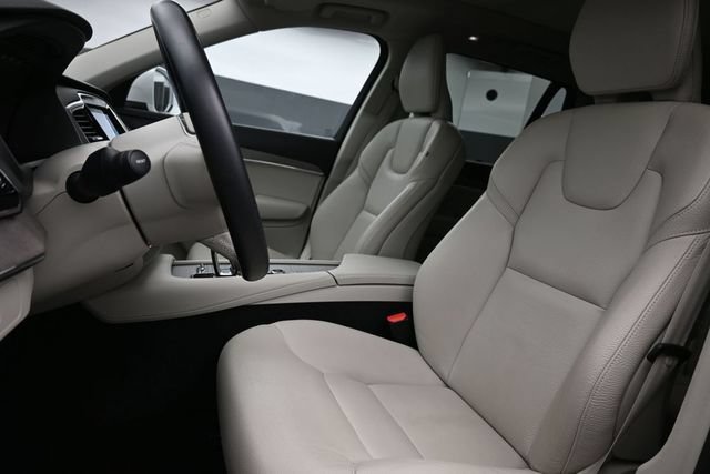 Used 2023 Volvo XC90 B6 Plus w/ Protection Package Premier AWD/4WD image 10
