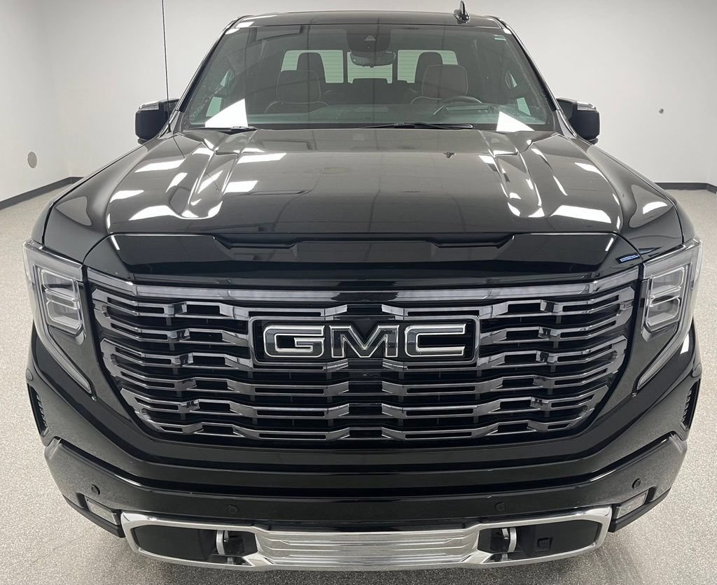 Used 2026 GMC Sierra 1500 Denali Ultimate AWD/4WD image 3