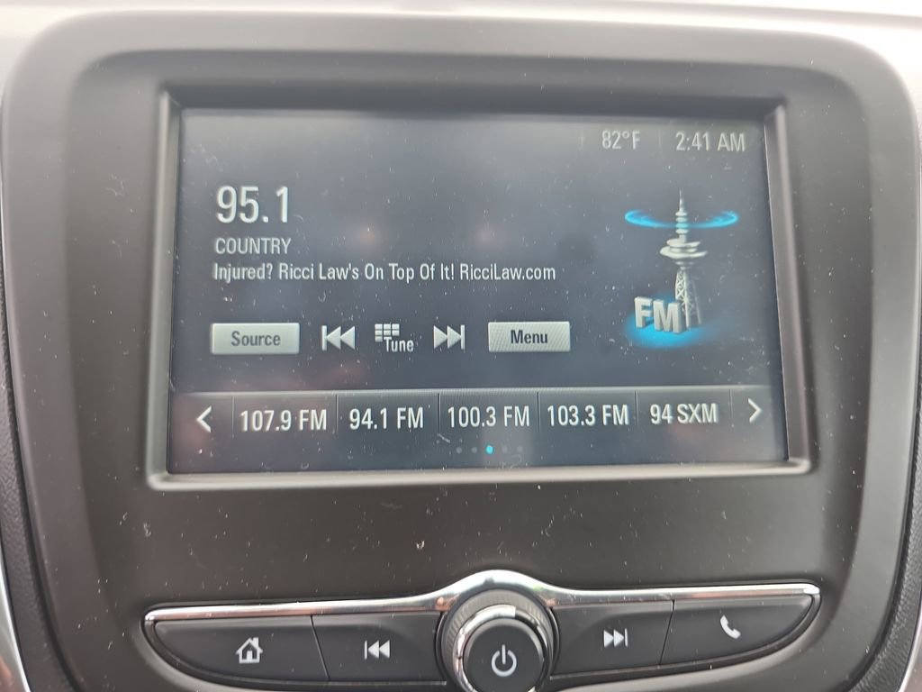 Used 2018 Chevrolet Equinox LT FWD image 19