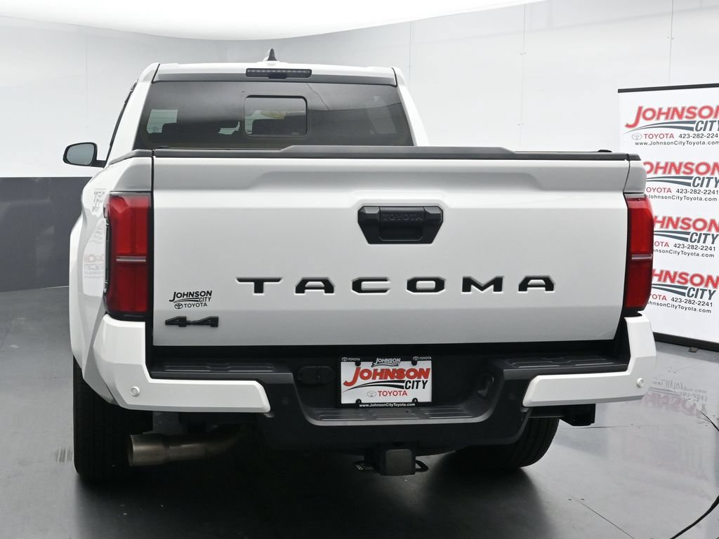 Used 2024 Toyota Tacoma TRD Sport AWD/4WD image 7