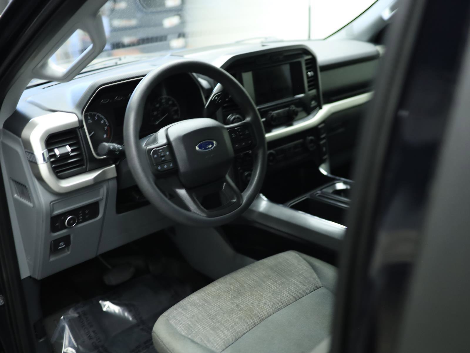 Used 2022 Ford F150 XLT w/ Trailer Tow Package image 25