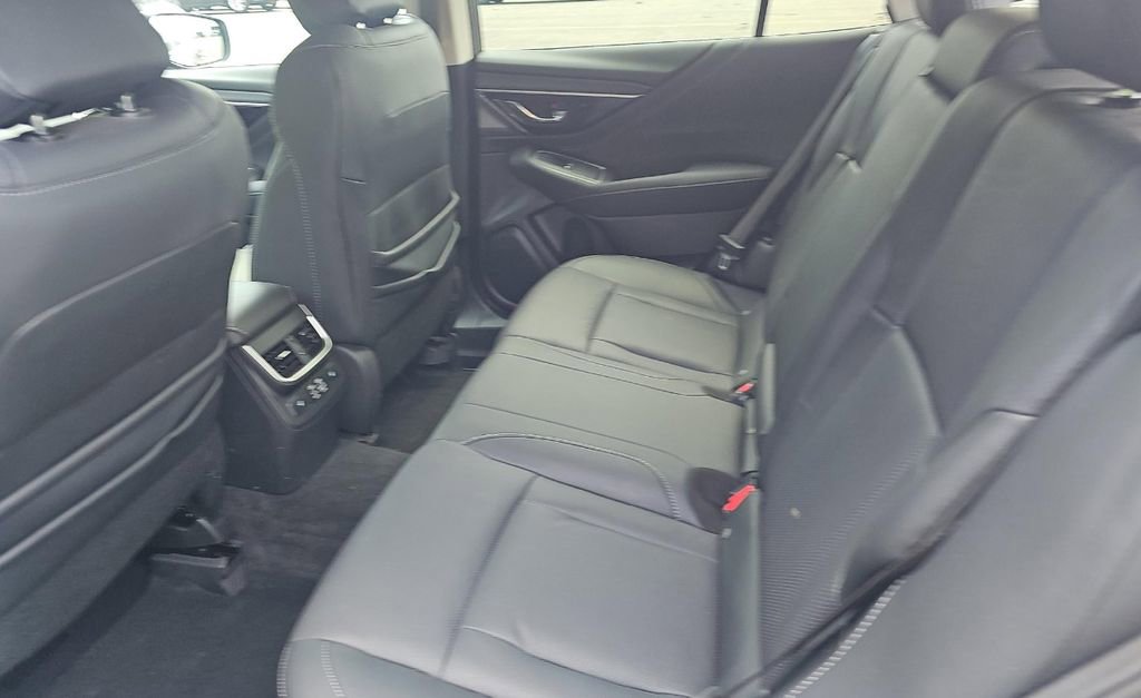 Used 2023 Subaru Outback Limited AWD/4WD image 8