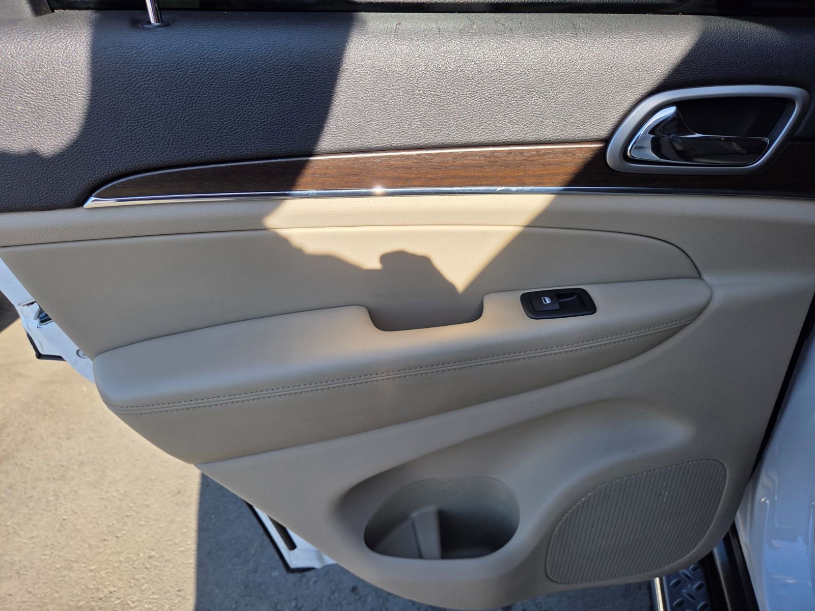 Used 2018 Jeep Grand Cherokee Limited RWD image 8