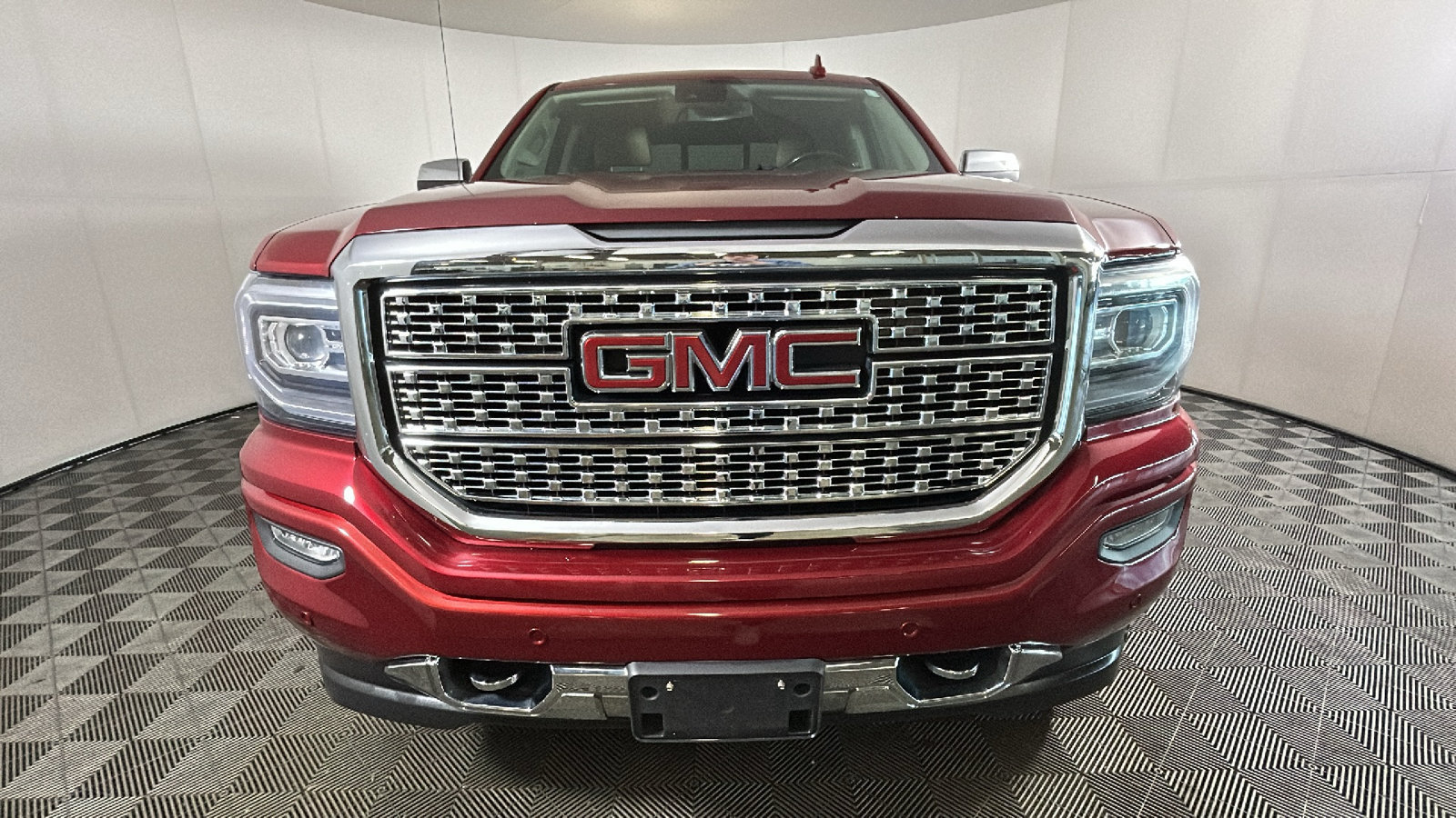 Used 2018 GMC Sierra 1500 Denali w/ Denali Ultimate Package AWD/4WD image 9
