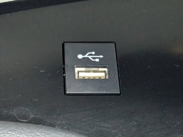 Used 2025 Toyota Sienna Platinum FWD image 35