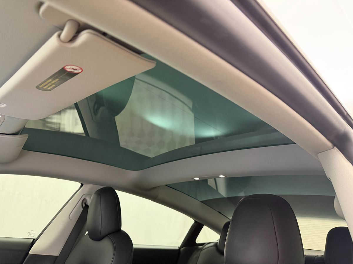 Used 2022 Tesla Model 3 Performance image 9